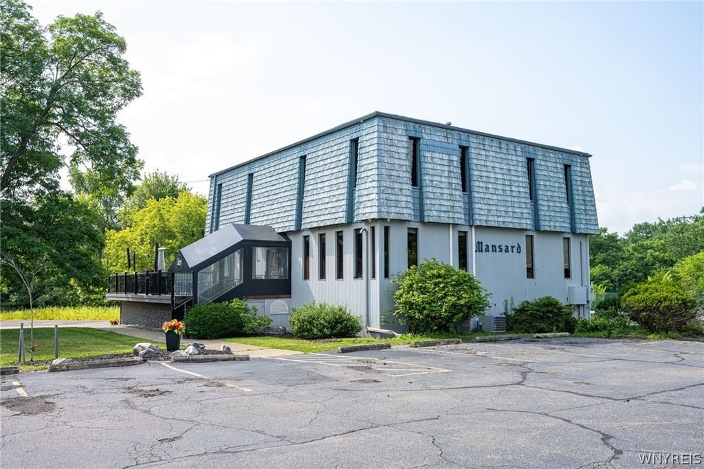 3290 California Road, Orchard Park, NY 14127