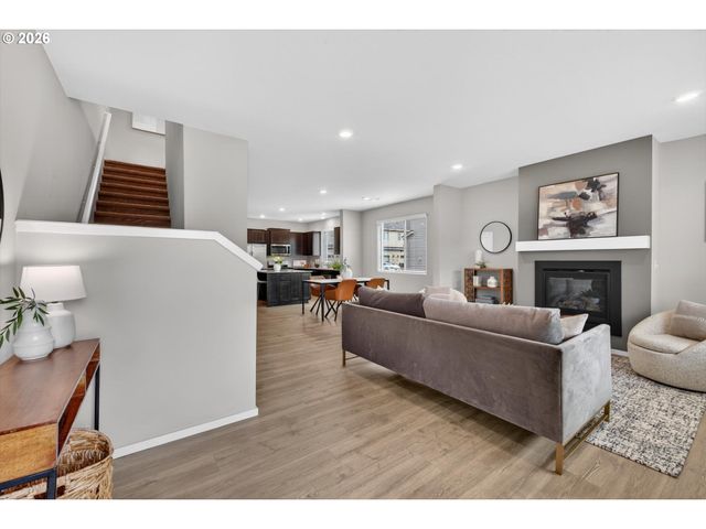 16132 Nw PRISTINE Ln, Portland, OR 97229