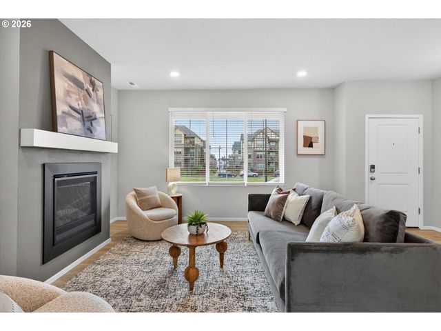 16132 Nw PRISTINE Ln, Portland, OR 97229