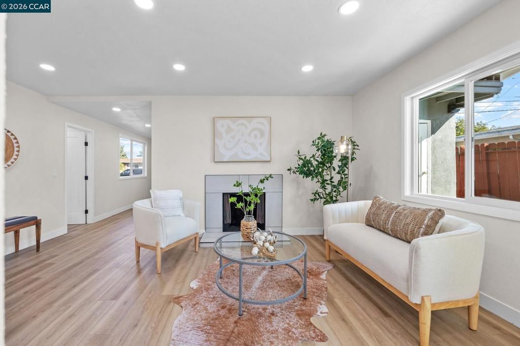 Image 12 of property listing at 2697 Mayfair, Concord, CA 94520