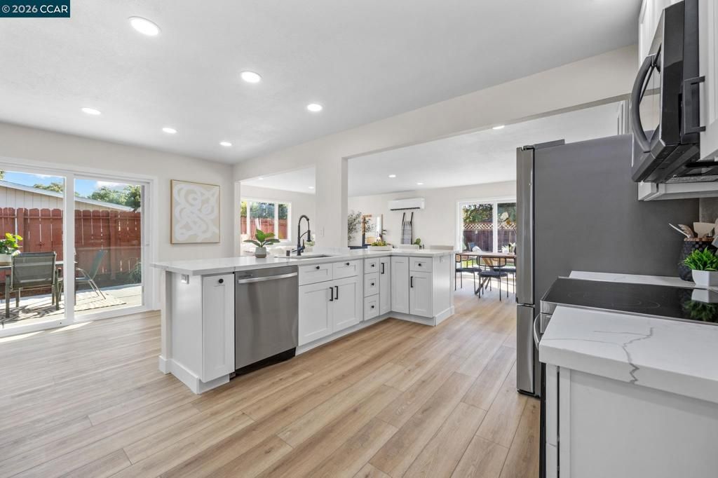Image 14 of property listing at 2697 Mayfair, Concord, CA 94520