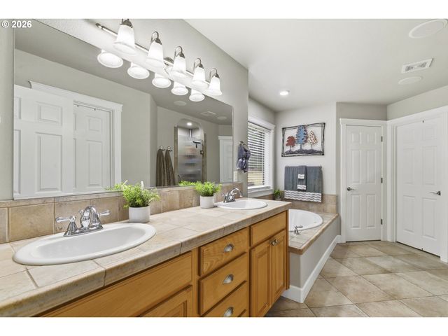 38622 Ne 25TH St, Washougal, WA 98671