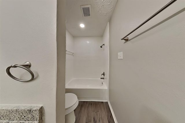 2010 Creekshire Drive, Sugar Land, TX 77478