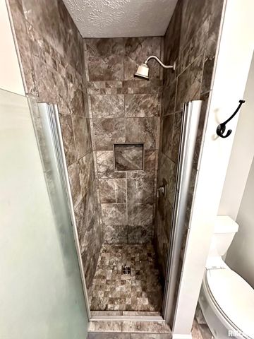 28 Jacobs Lane, Jacksonville, IL 62650