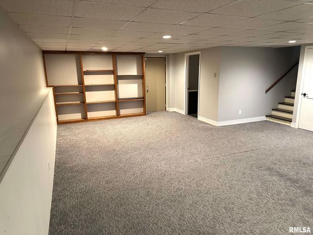 28 Jacobs Lane, Jacksonville, IL 62650