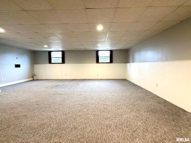 28 Jacobs Lane, Jacksonville, IL 62650