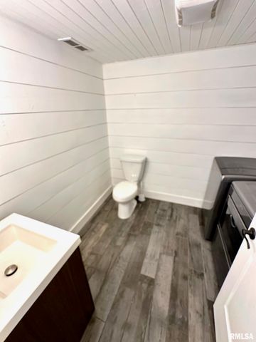 28 Jacobs Lane, Jacksonville, IL 62650