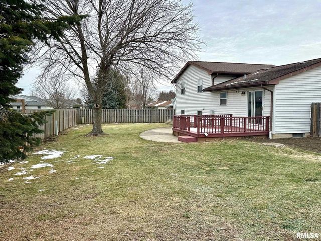 28 Jacobs Lane, Jacksonville, IL 62650