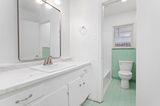 2413 Mckee Drive, Orange, TX 77630