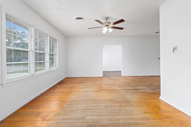 2413 Mckee Drive, Orange, TX 77630