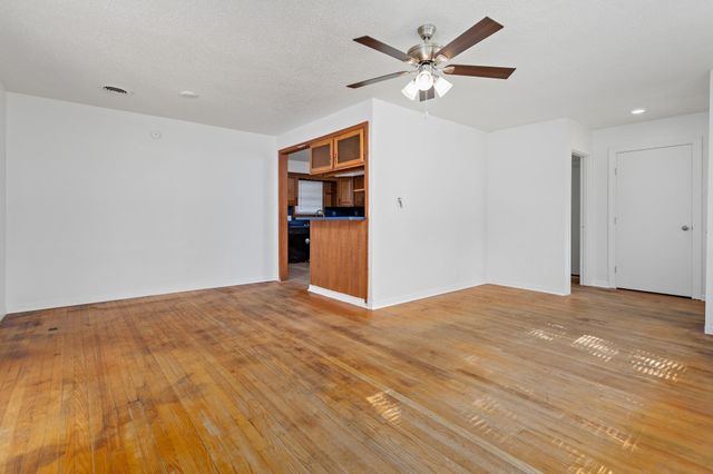 2413 Mckee Drive, Orange, TX 77630