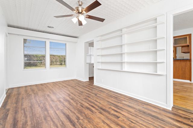 2413 Mckee Drive, Orange, TX 77630