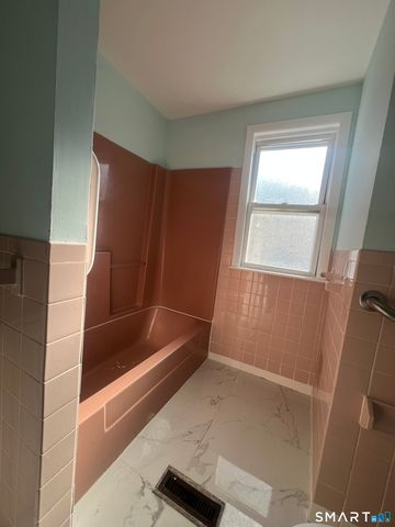 352 Wilmot Avenue 2, Bridgeport, CT 06607