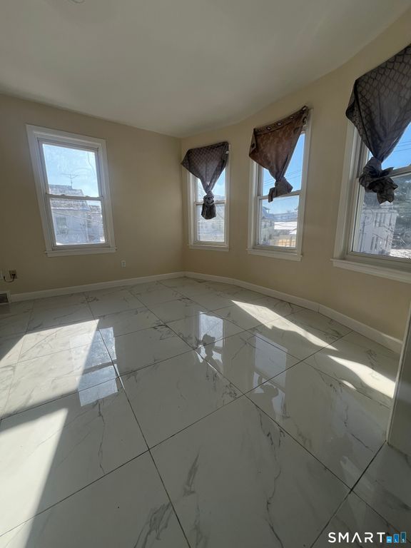 352 Wilmot Avenue 2, Bridgeport, CT 06607