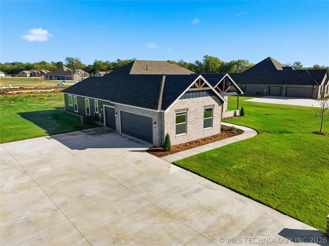 16315 E 101st Street North, Owasso, OK 74055