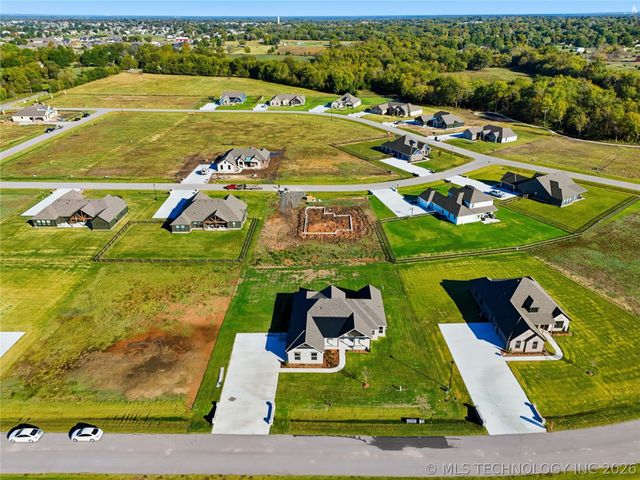 16315 E 101st Street North, Owasso, OK 74055