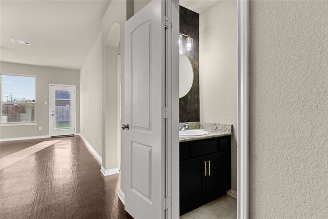 10800 Aurora Drive, Waco, TX 76708