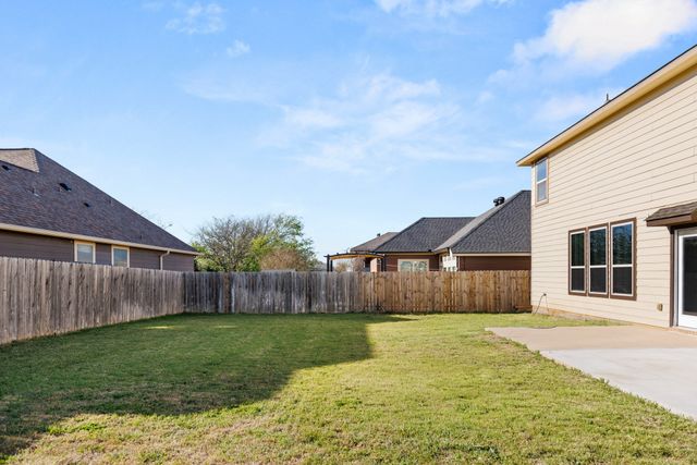 10800 Aurora Drive, Waco, TX 76708