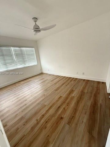 401 SE 10th Street rear, Hallandale Beach, FL 33009