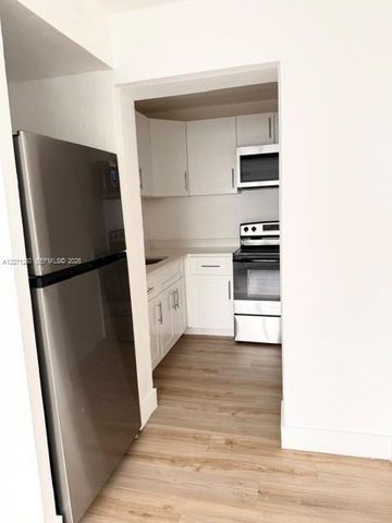 401 SE 10th Street rear, Hallandale Beach, FL 33009
