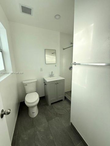 401 SE 10th Street rear, Hallandale Beach, FL 33009