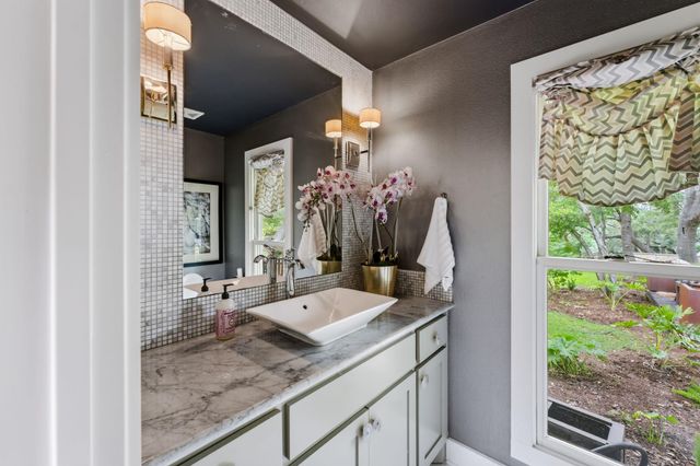 32 Sundown PKWY, Austin, TX 78746