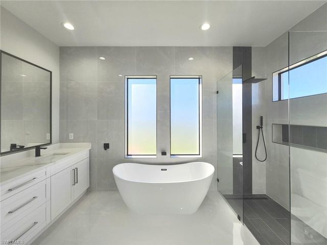 1803 NW 38th PL, Cape Coral, FL 33993