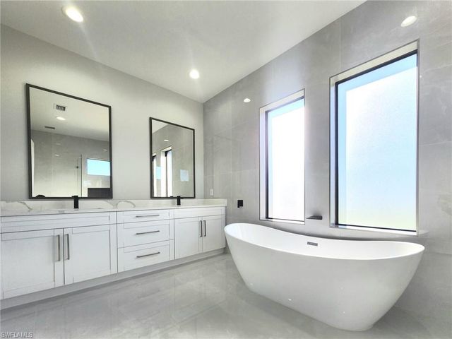 1803 NW 38th PL, Cape Coral, FL 33993