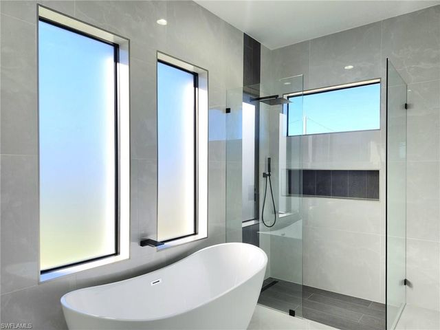 1803 NW 38th PL, Cape Coral, FL 33993