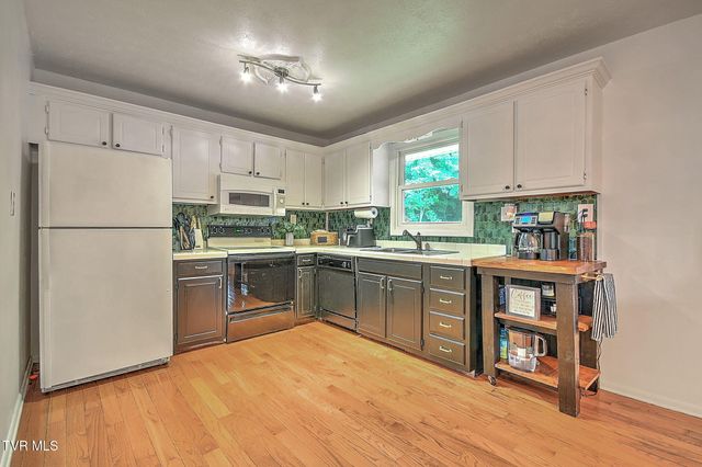 1747 Forest View Drive, Kingsport, TN 37660