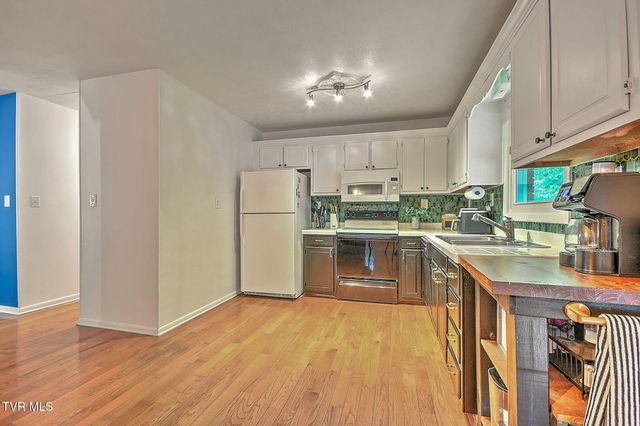 1747 Forest View Drive, Kingsport, TN 37660