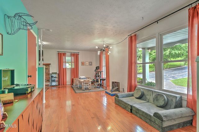 1747 Forest View Drive, Kingsport, TN 37660