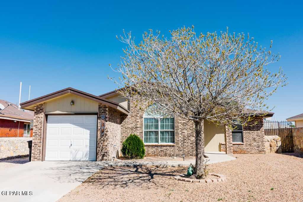 504 VON BARGEN Drive, Horizon City, TX 79928