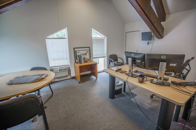 1225 W 4th Street, Waterloo, IA 50702