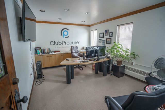 1225 W 4th Street, Waterloo, IA 50702