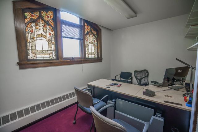 1225 W 4th Street, Waterloo, IA 50702