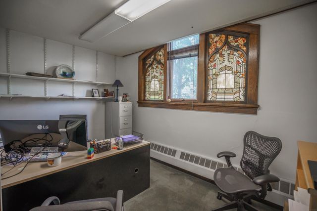 1225 W 4th Street, Waterloo, IA 50702