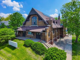 1225 W 4th Street, Waterloo, IA 50702