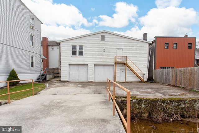 144 W MAIN STREET, Windsor, PA 17366