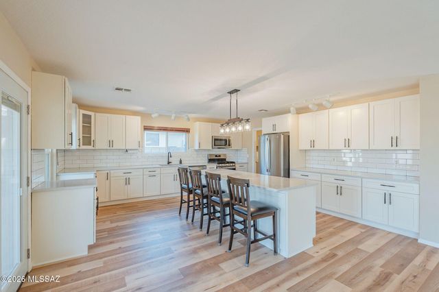 10095 N Mill Crossing Way, Tucson, AZ 85743