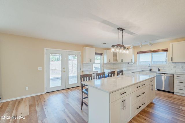 10095 N Mill Crossing Way, Tucson, AZ 85743