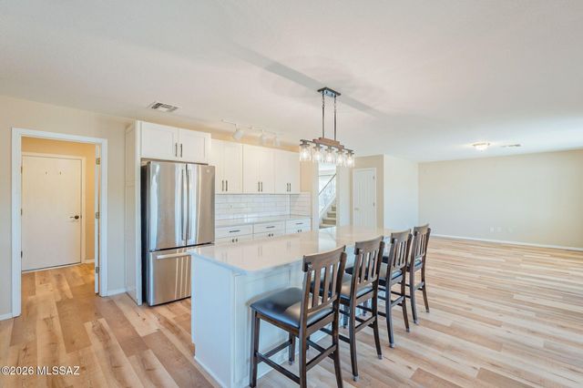 10095 N Mill Crossing Way, Tucson, AZ 85743