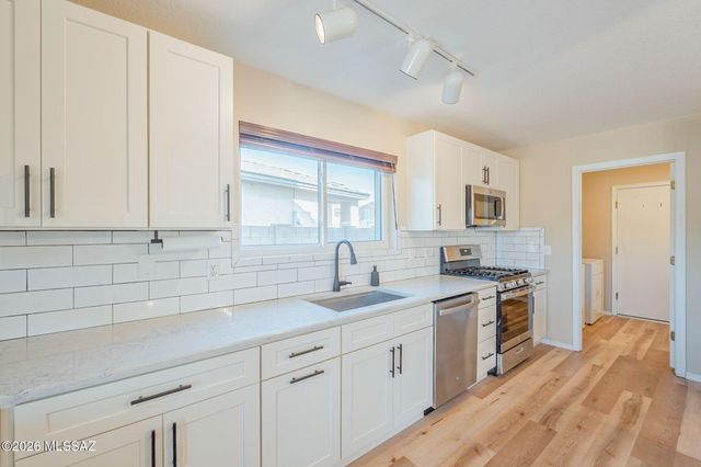 10095 N Mill Crossing Way, Tucson, AZ 85743