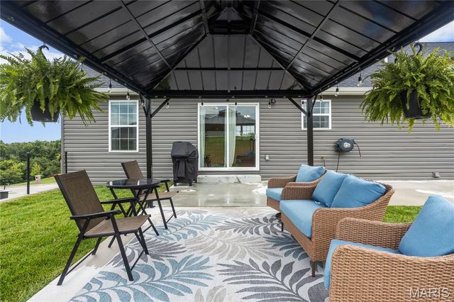 288 Lake Labadie Drive, Labadie, MO 63055