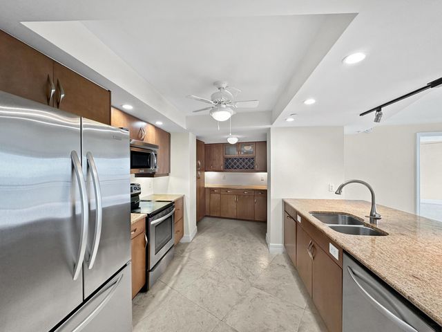 3000 N Ocean Drive 35-E, Singer Island, FL 33404