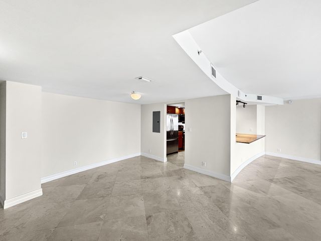 3000 N Ocean Drive 35-E, Singer Island, FL 33404