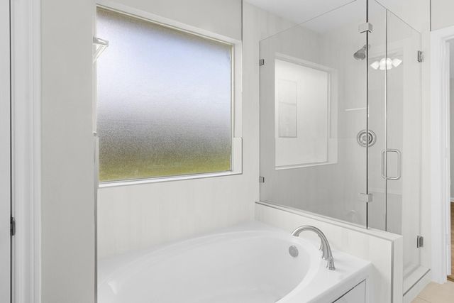 300 Spencer Landing E, La Porte, TX 77571