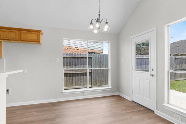 300 Spencer Landing E, La Porte, TX 77571