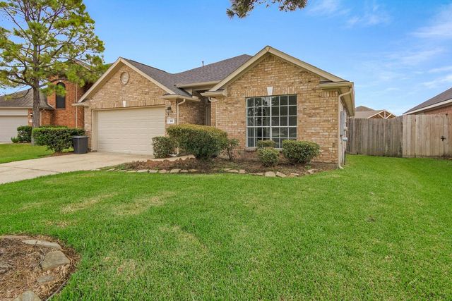 300 Spencer Landing E, La Porte, TX 77571