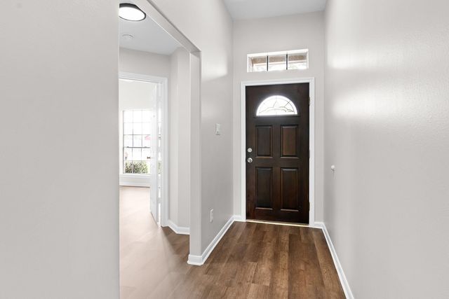 300 Spencer Landing E, La Porte, TX 77571